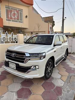 تۆیۆتا لاند کروزەر